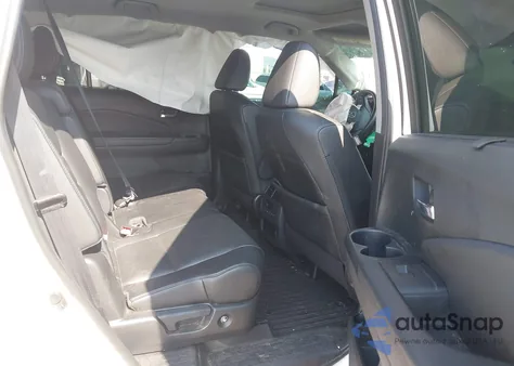 2022 Honda Pilot Awd Special Edition z USA, uszkodzony, nr VIN 5FNYF6H26NB083789